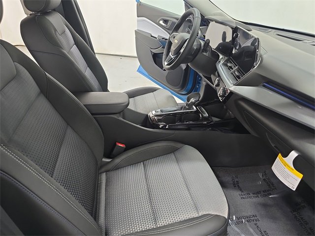 2025 Chevrolet Trax photo 10