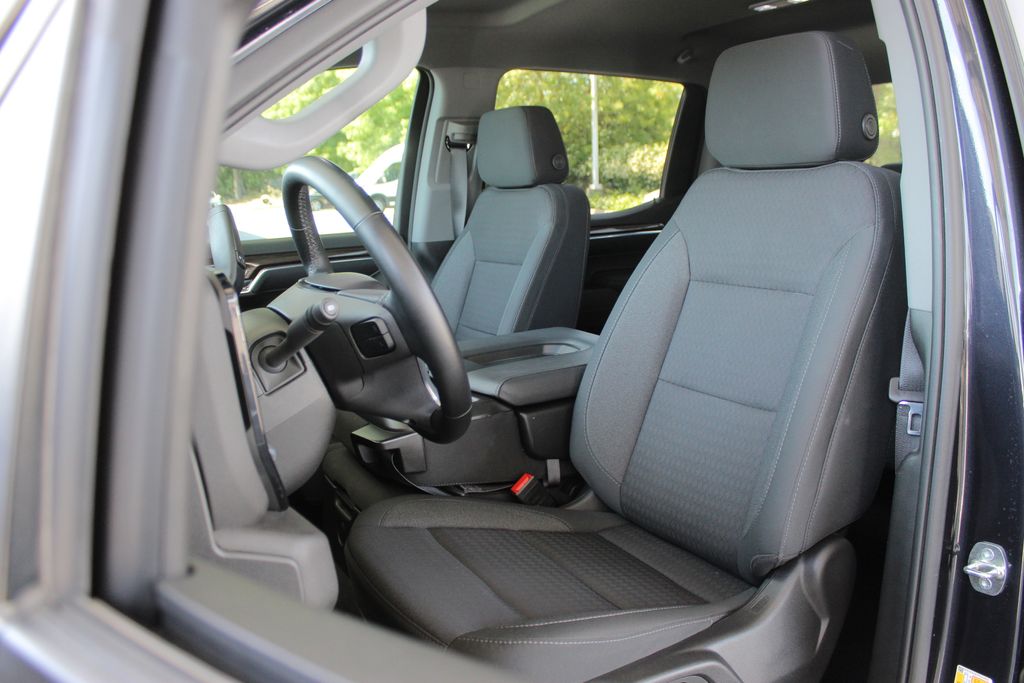 2023 Chevrolet Silverado 1500 RST photo 21