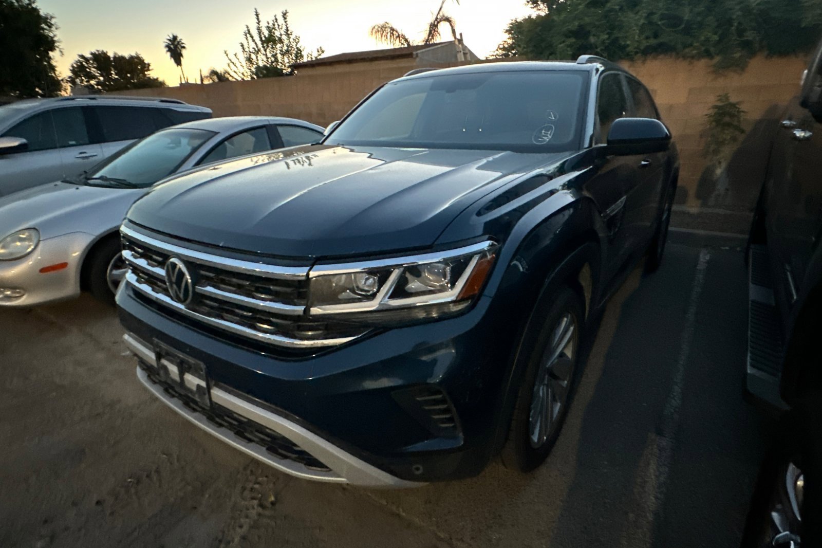 2022 Volkswagen Atlas Cross Sport SE Technology photo 2