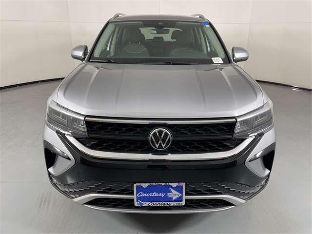 2024 Volkswagen Taos SE photo 2