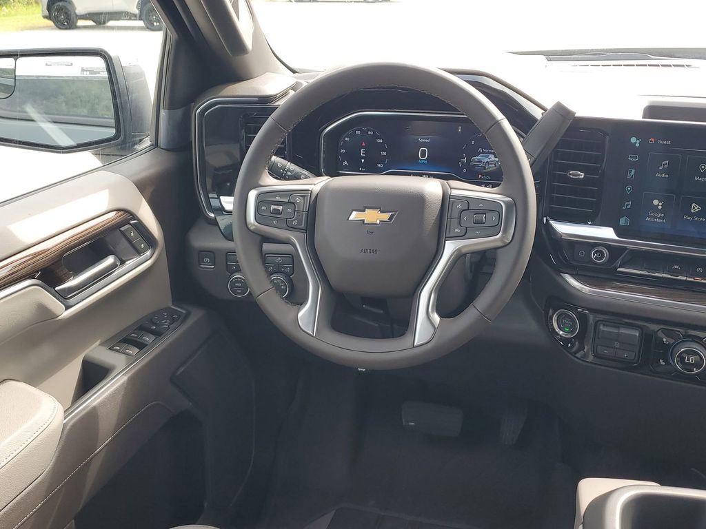 2025 Chevrolet Silverado 1500 LT photo 15