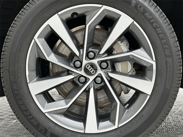 2023 Audi Q5 45 S line Premium Plus photo 2
