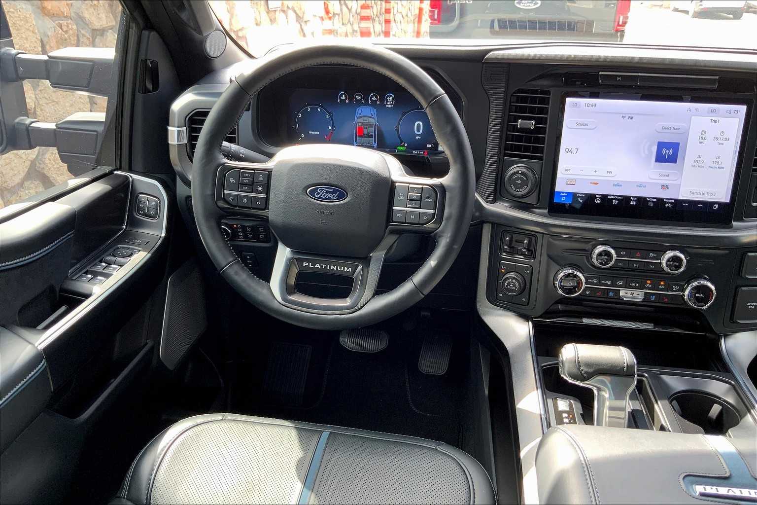2025 Ford F-150 Platinum photo 3