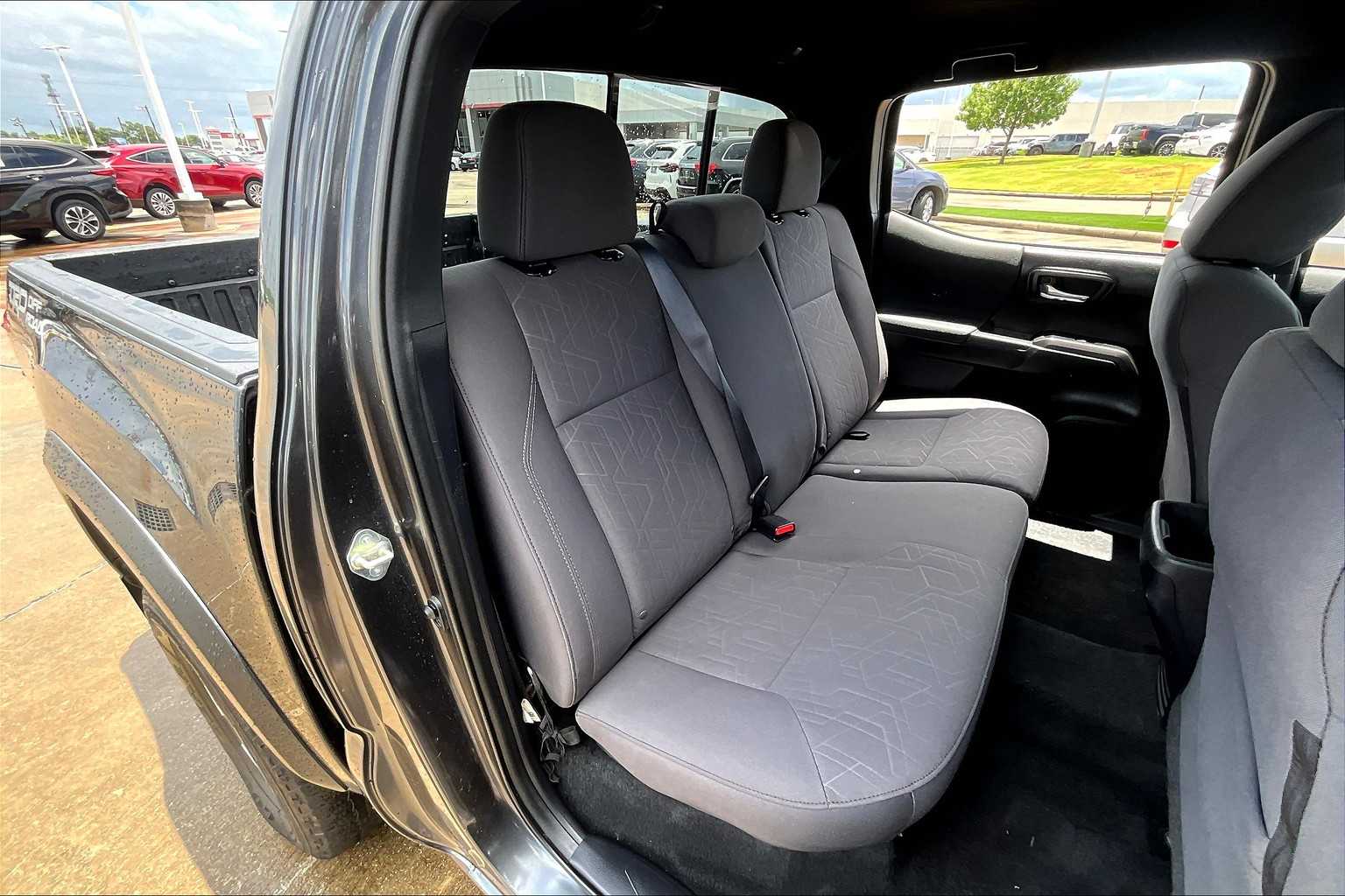2019 Toyota Tacoma TRD photo 39