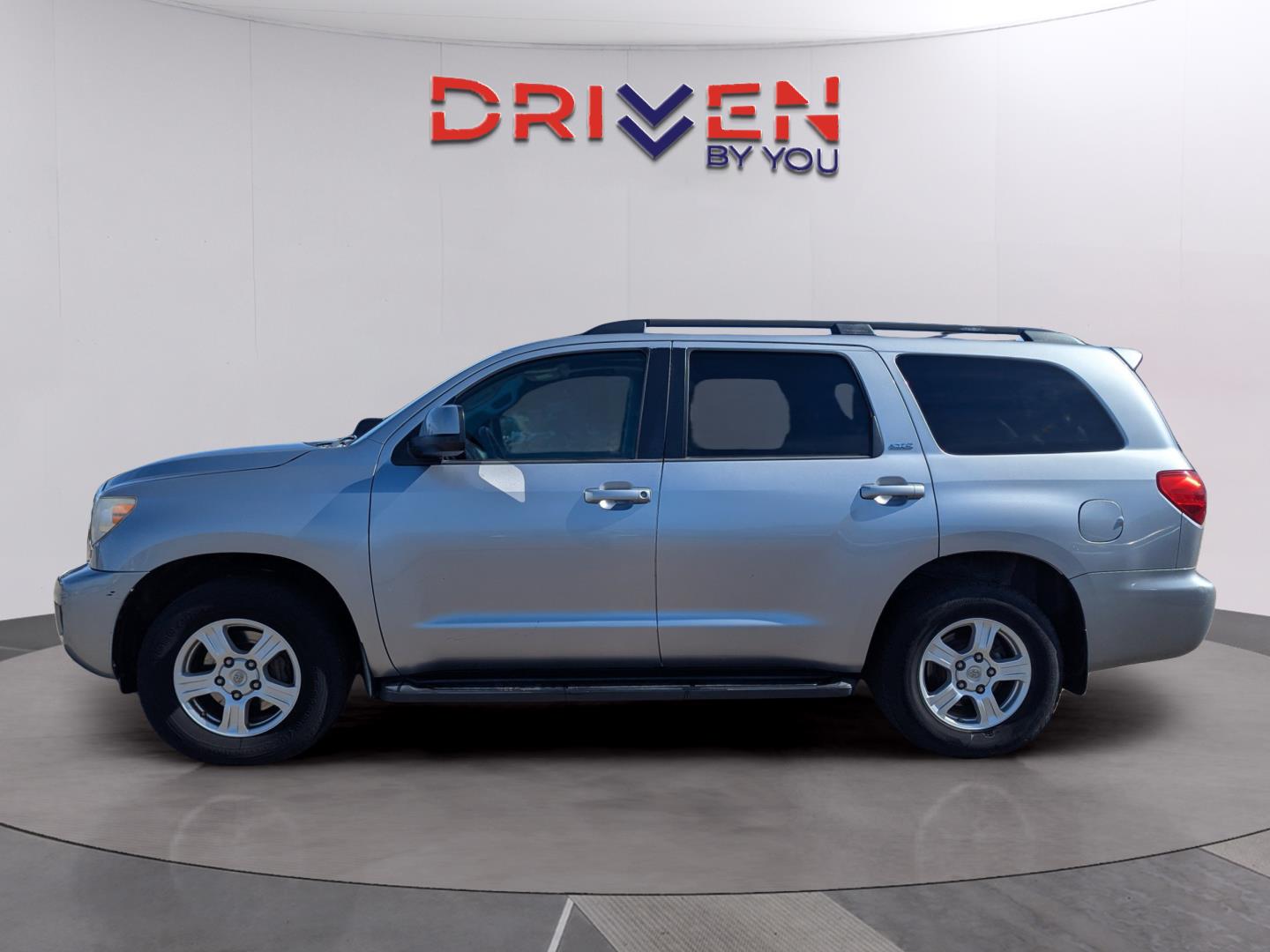 2013 Toyota Sequoia SR5 photo 2