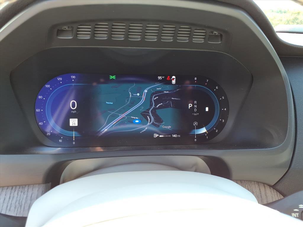 2024 Volvo XC90 Plus photo 17