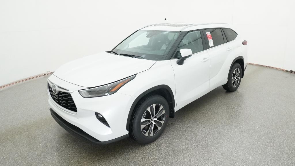 2026 Toyota Highlander XLE's photo