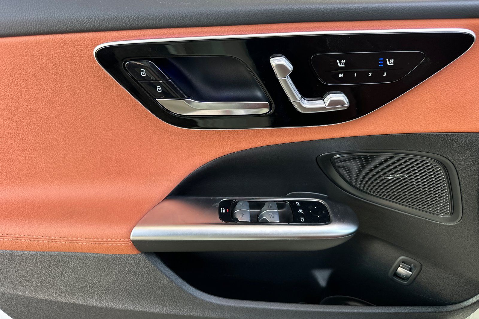 2025 Mercedes Benz C 300 photo 18