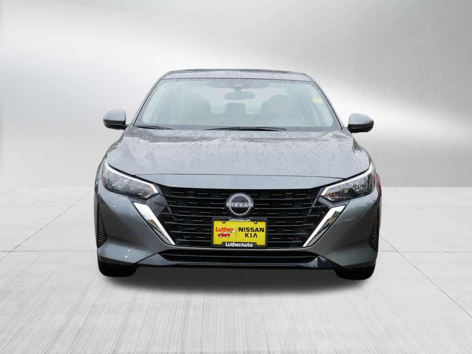 2024 Nissan Sentra SV photo 2