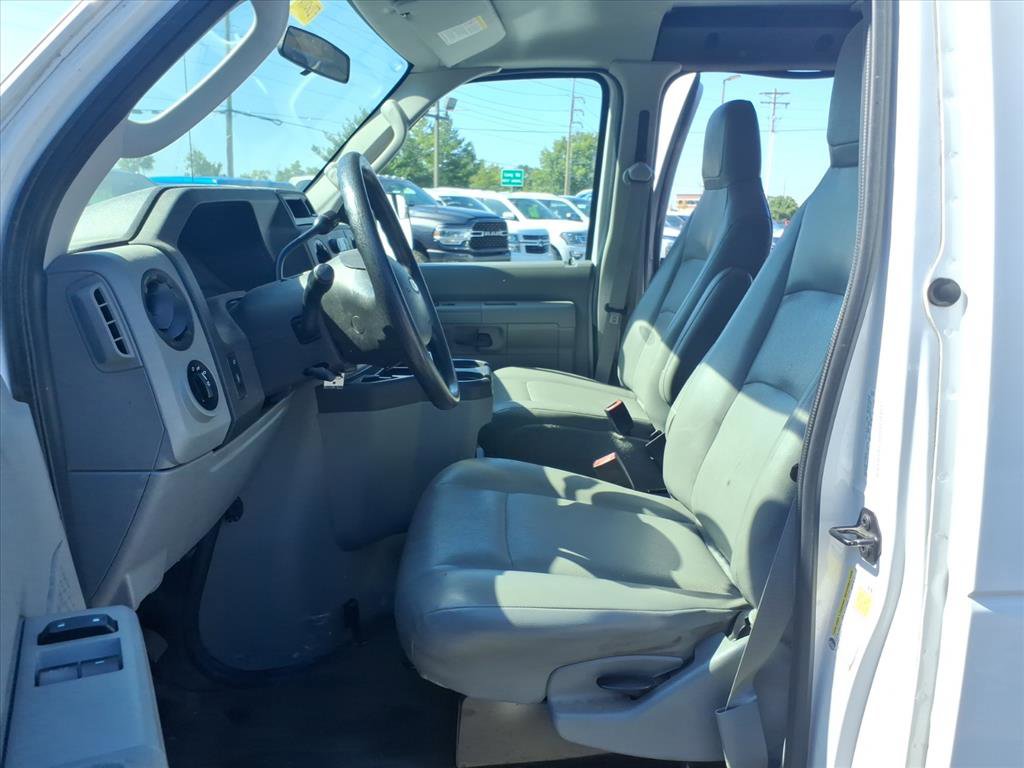 2013 Ford E-150 photo 20