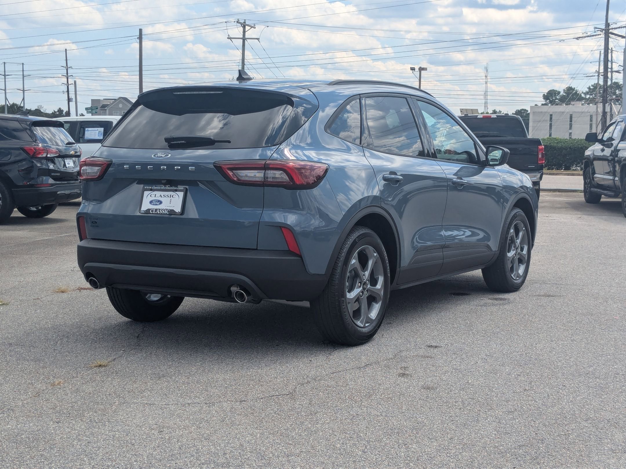 2025 Ford Escape ST-Line photo 2