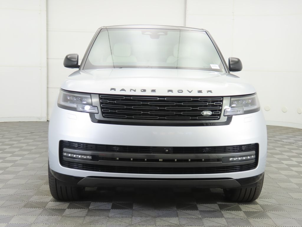 2025 Land Rover Range Rover SE photo 2