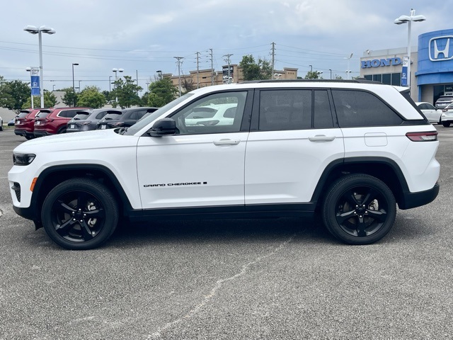 2024 Jeep Grand Cherokee Altitude X photo 2