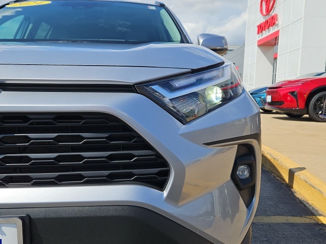 2024 Toyota RAV4 XLE Premium photo 2