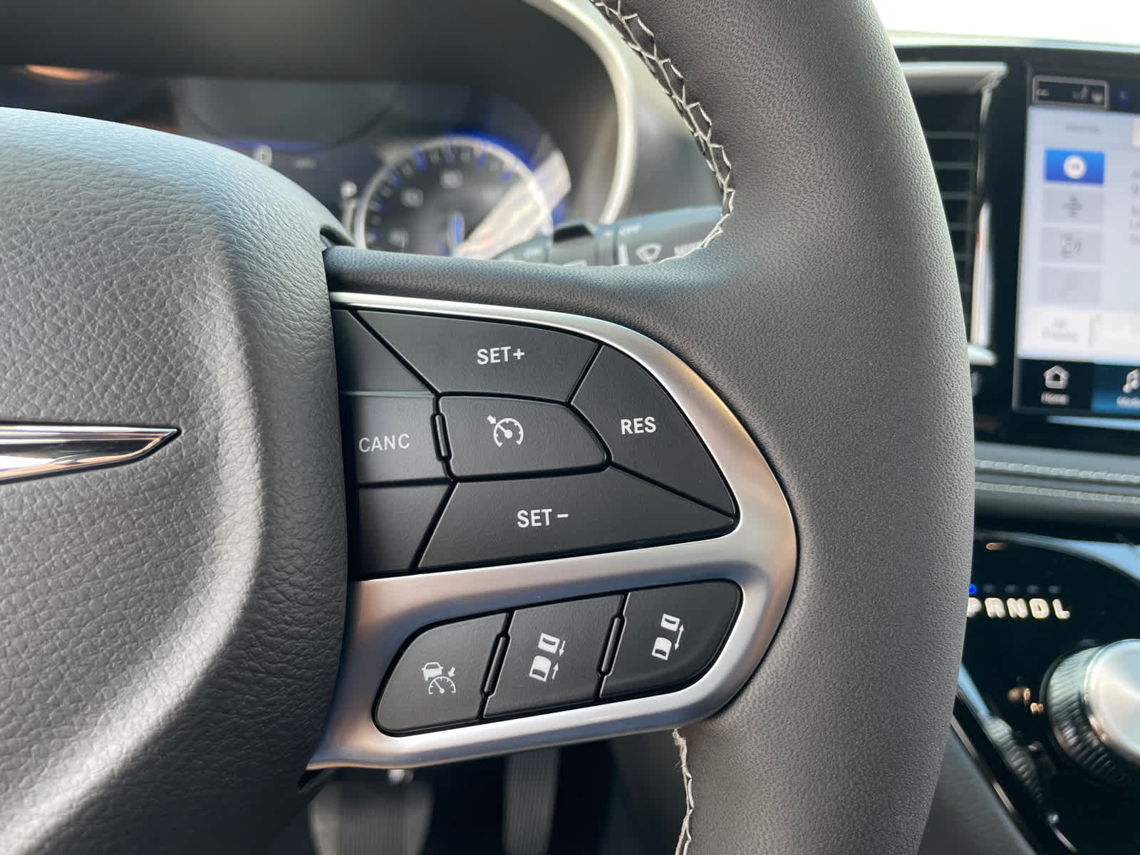 2026 Chrysler Pacifica photo 26
