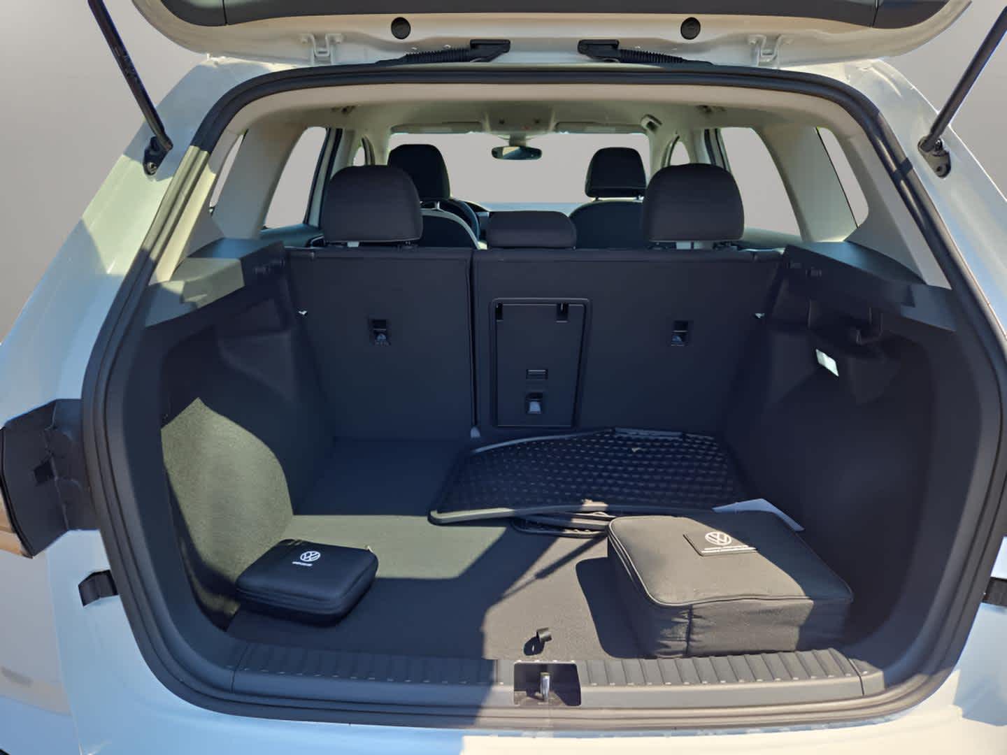 2025 Volkswagen Taos S photo 32