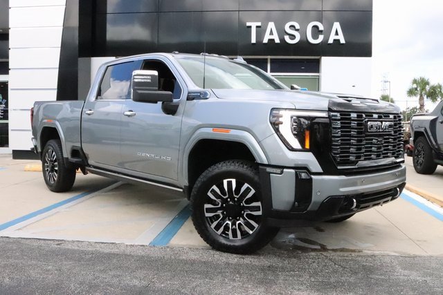 2025 GMC Sierra Denali's photo