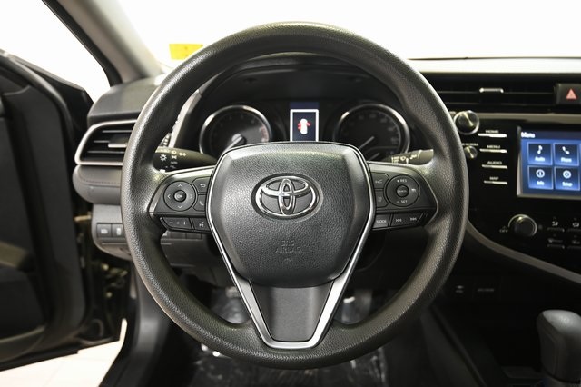 2019 Toyota Camry L photo 3