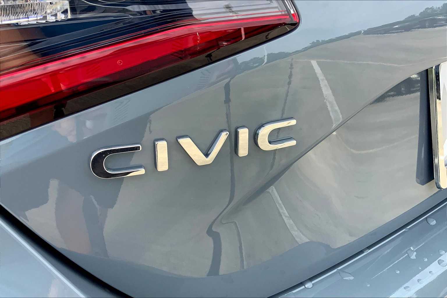 2025 Honda Civic Hatchback Hybrid Sport Touring photo 15