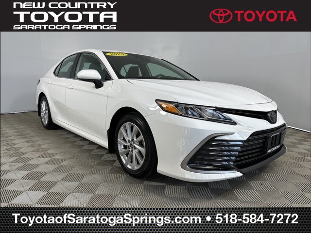 2023 Toyota Camry LE's photo