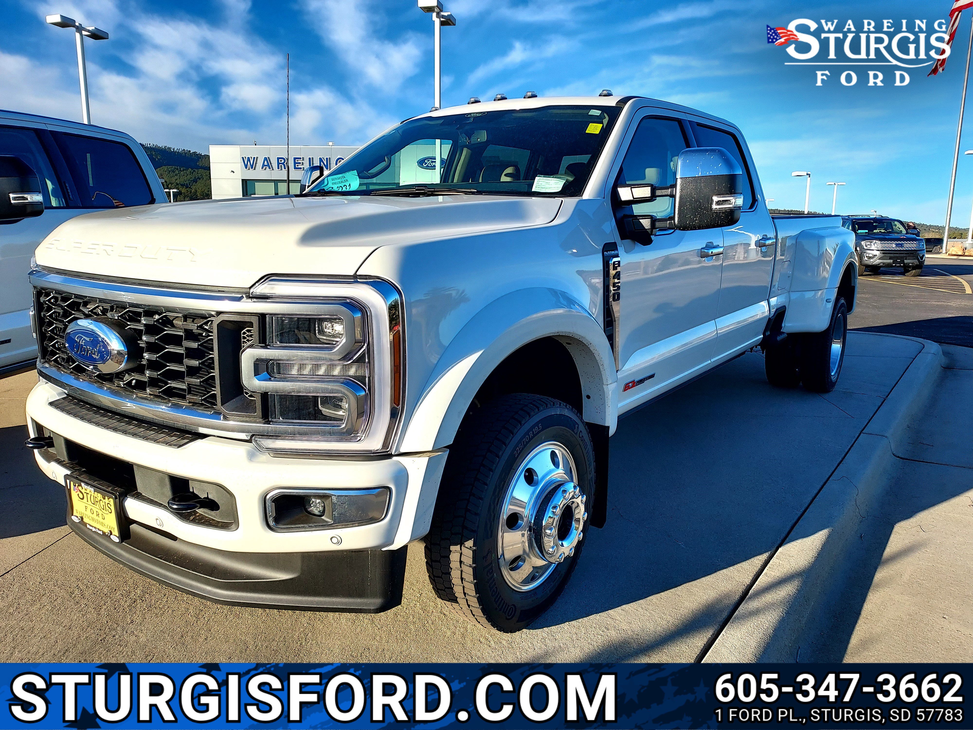 2026 Ford F-450 Super Duty Platinum's photo