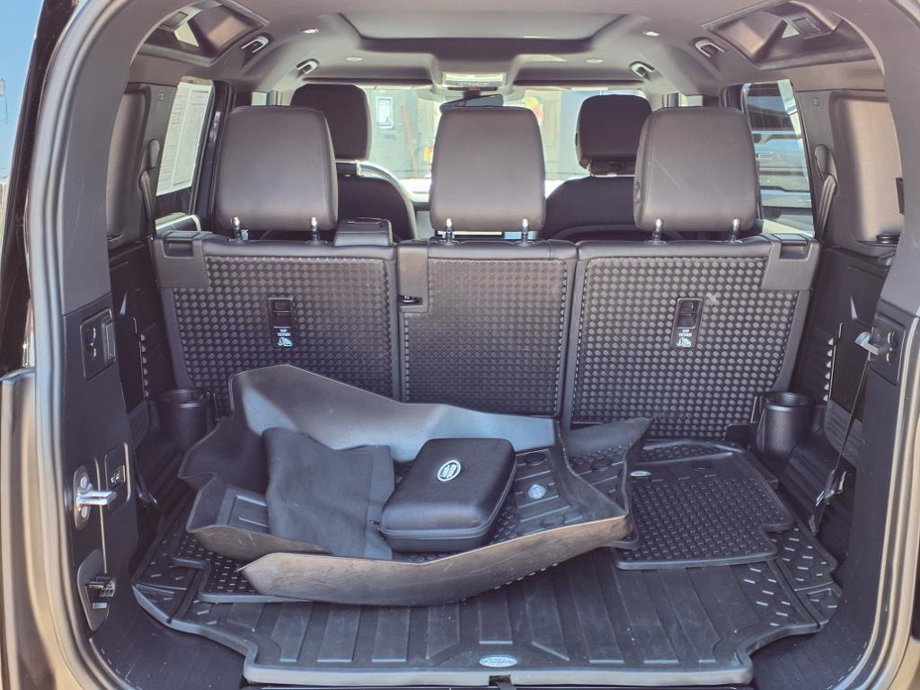 2023 Land Rover Defender X-Dynamic SE photo 5