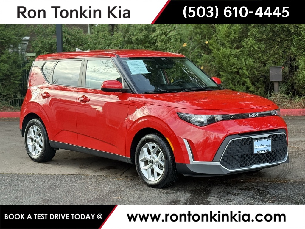 2023 Kia Soul LX's photo