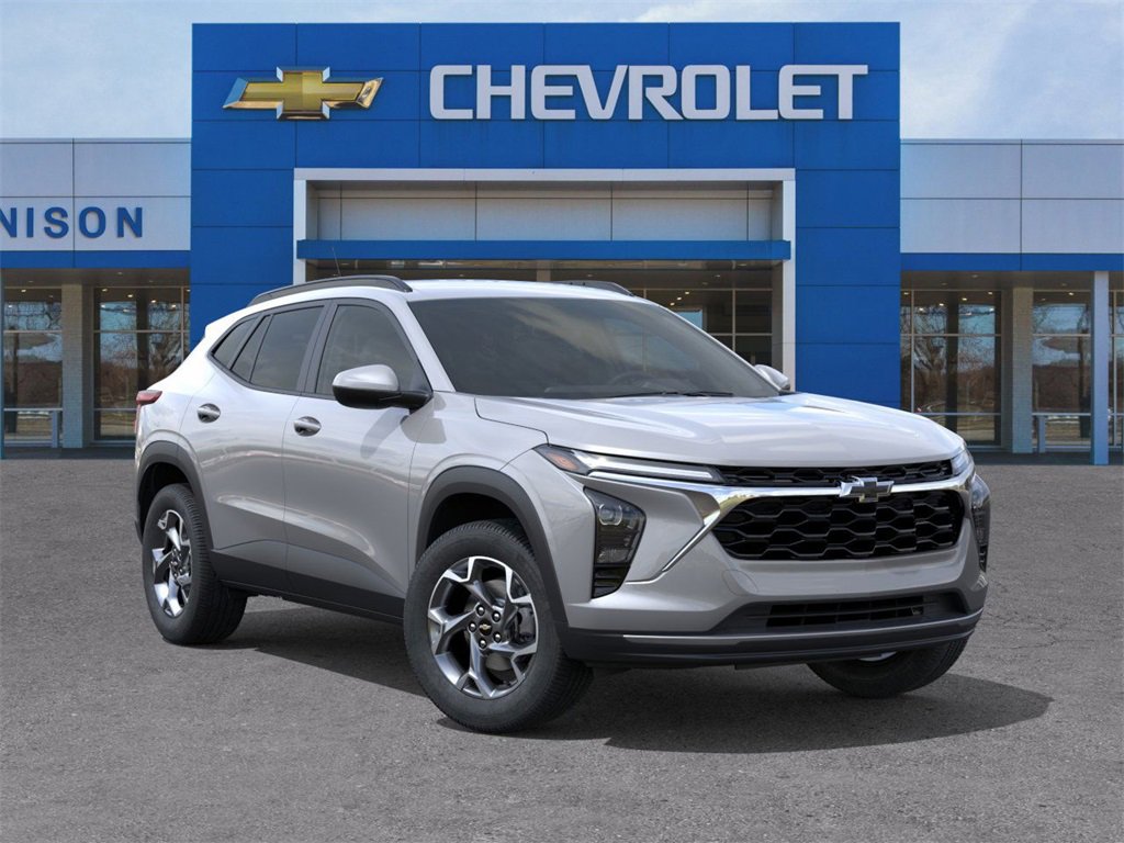 2026 Chevrolet Trax LT photo 2