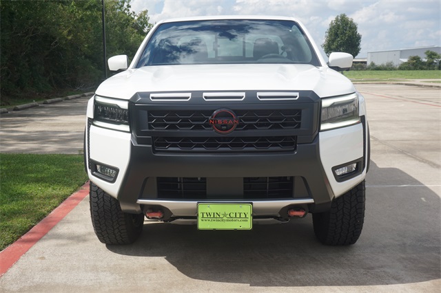 2026 Nissan Frontier PRO-4X photo 2