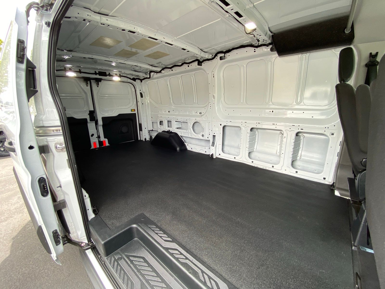 2020 Ford Transit photo 5