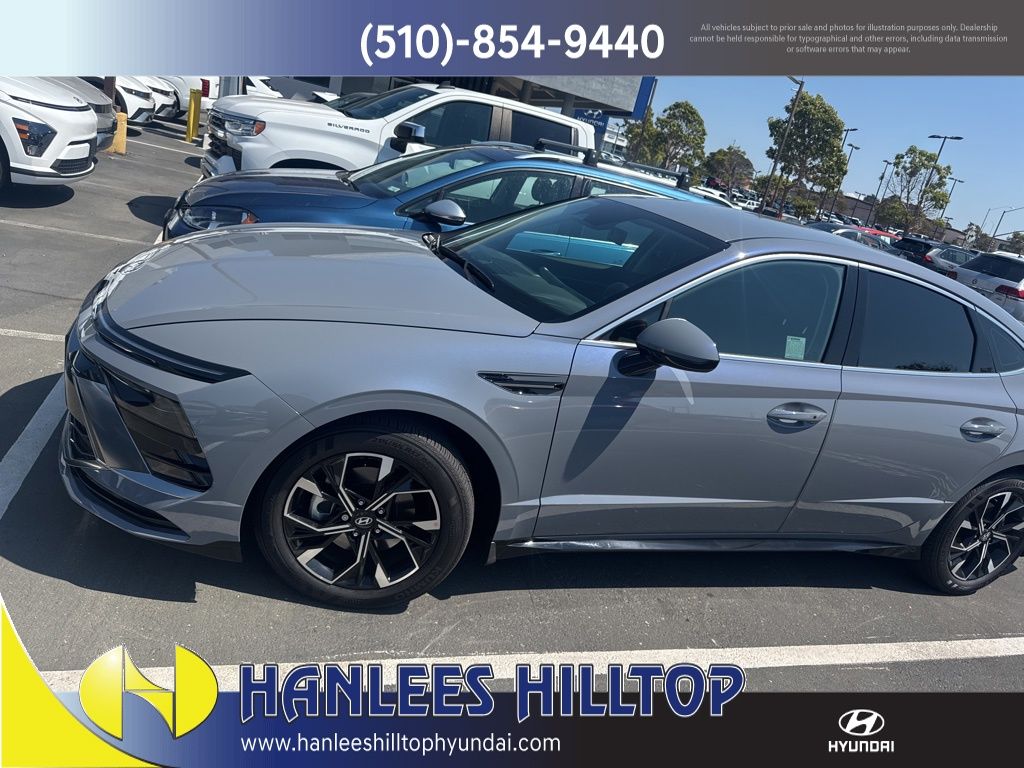 2025 Hyundai Sonata SEL photo 2