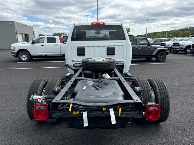 2024 Ram 5500 Tradesman photo 4