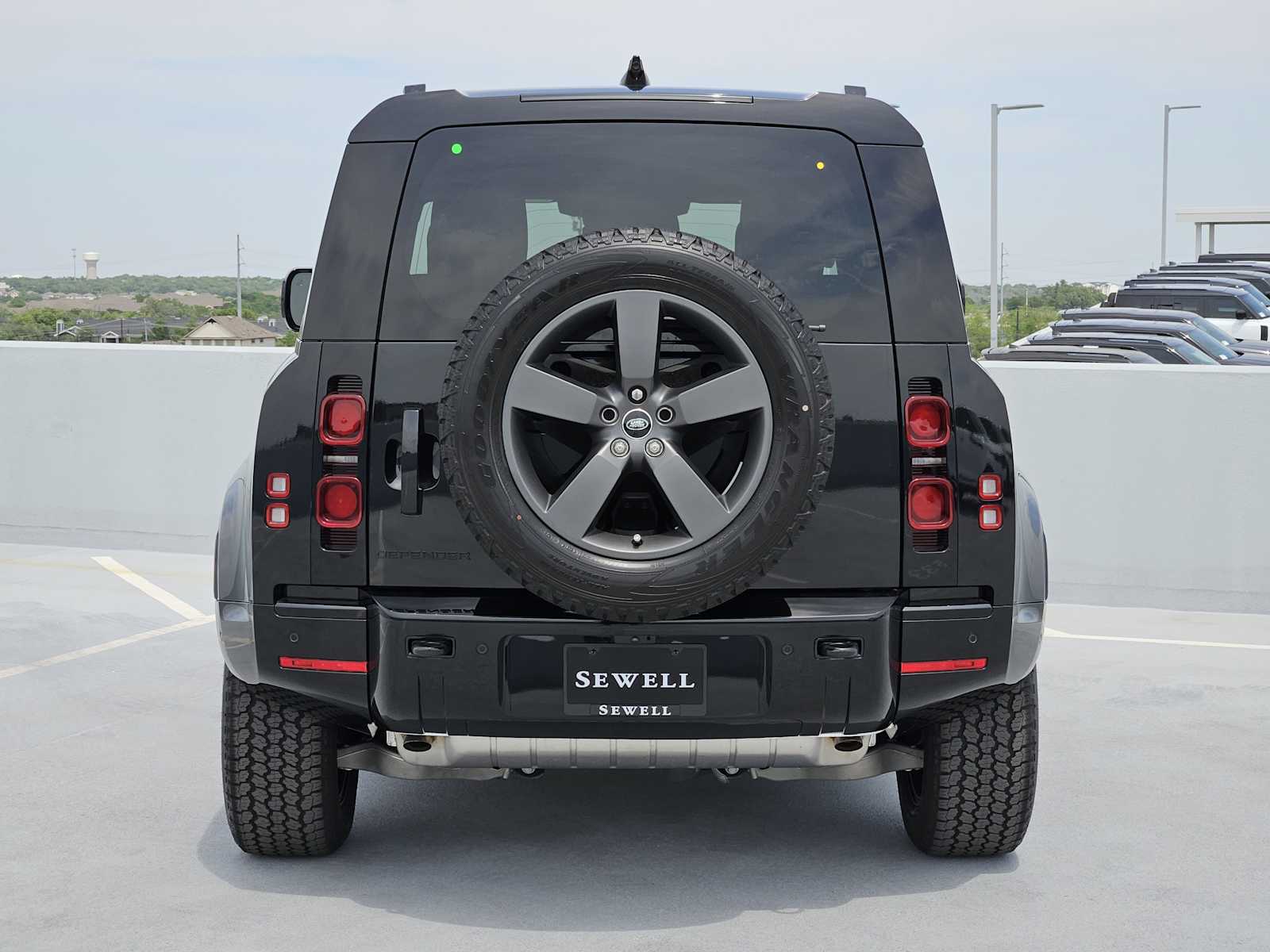 2025 Land Rover Defender 90 X-Dynamic SE photo 6
