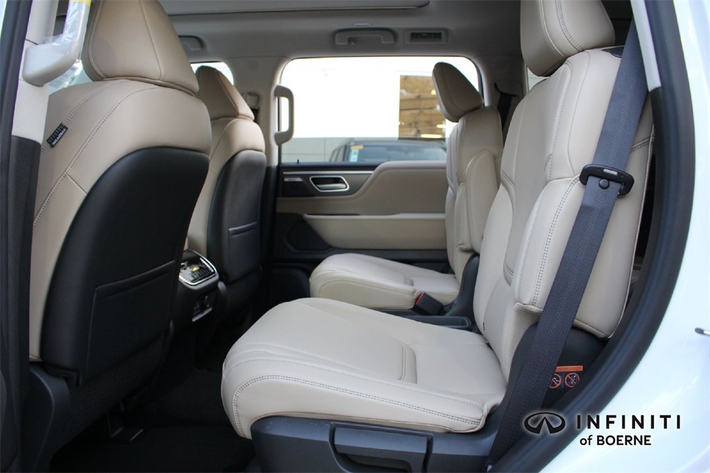 2026 Infiniti QX80 Pure photo 17