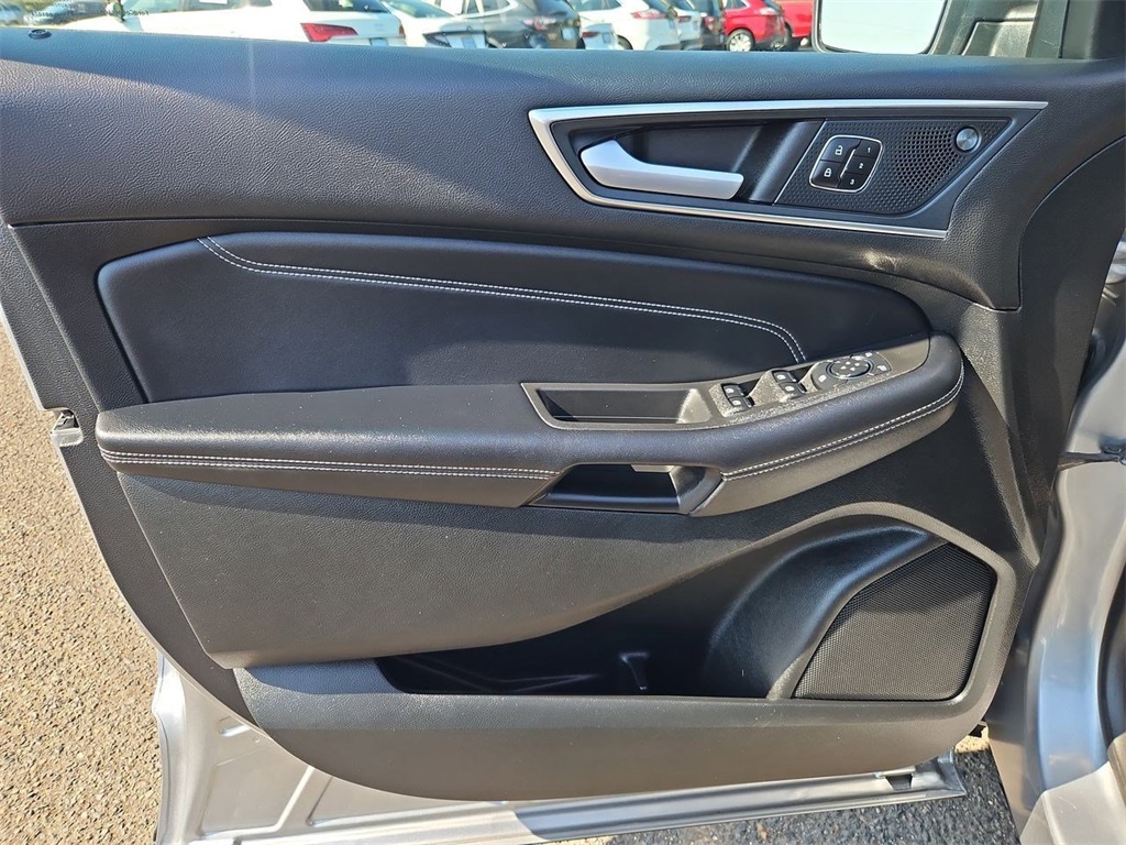 2023 Ford Edge Titanium photo 9