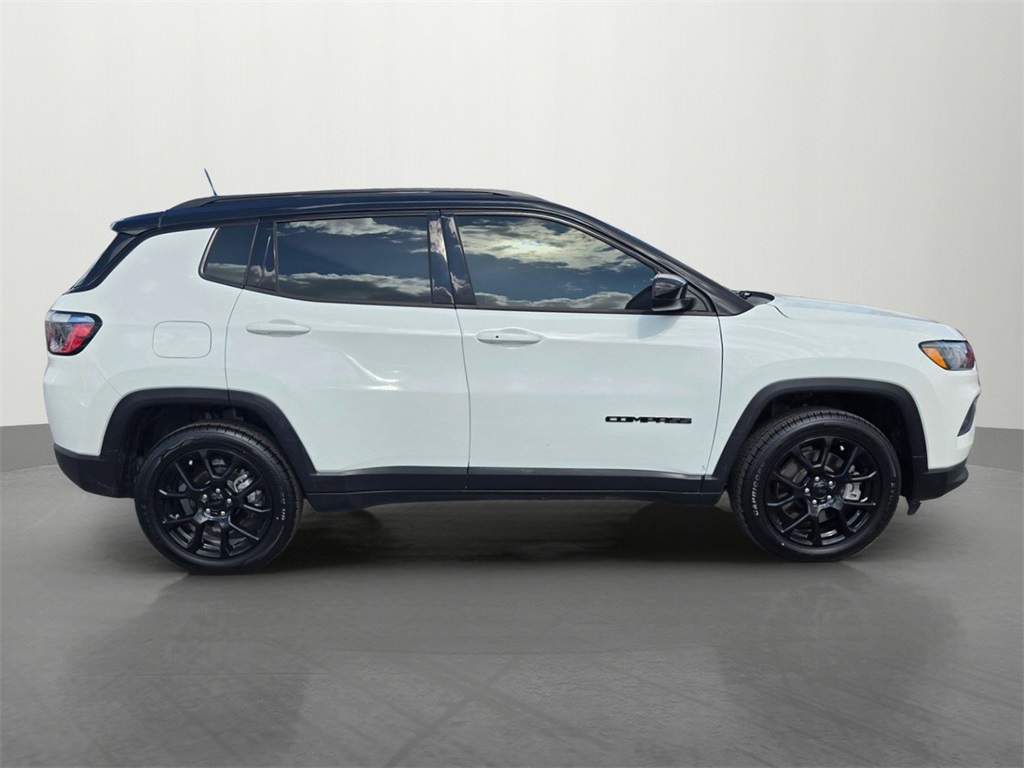 2023 Jeep Compass Altitude photo 4
