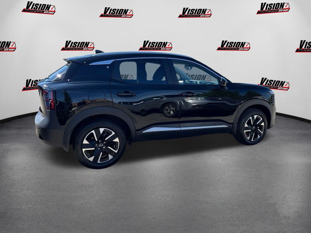 2025 Nissan Kicks SV photo 4