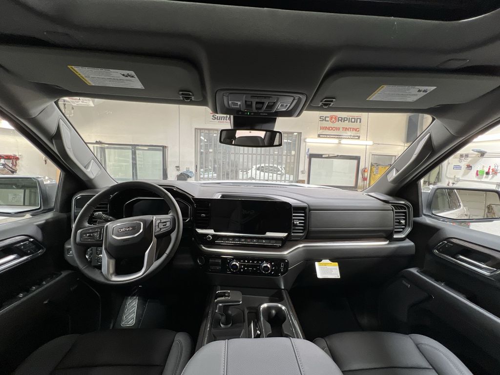 New 2025 White Frost Tricoat GMC SLT image 21