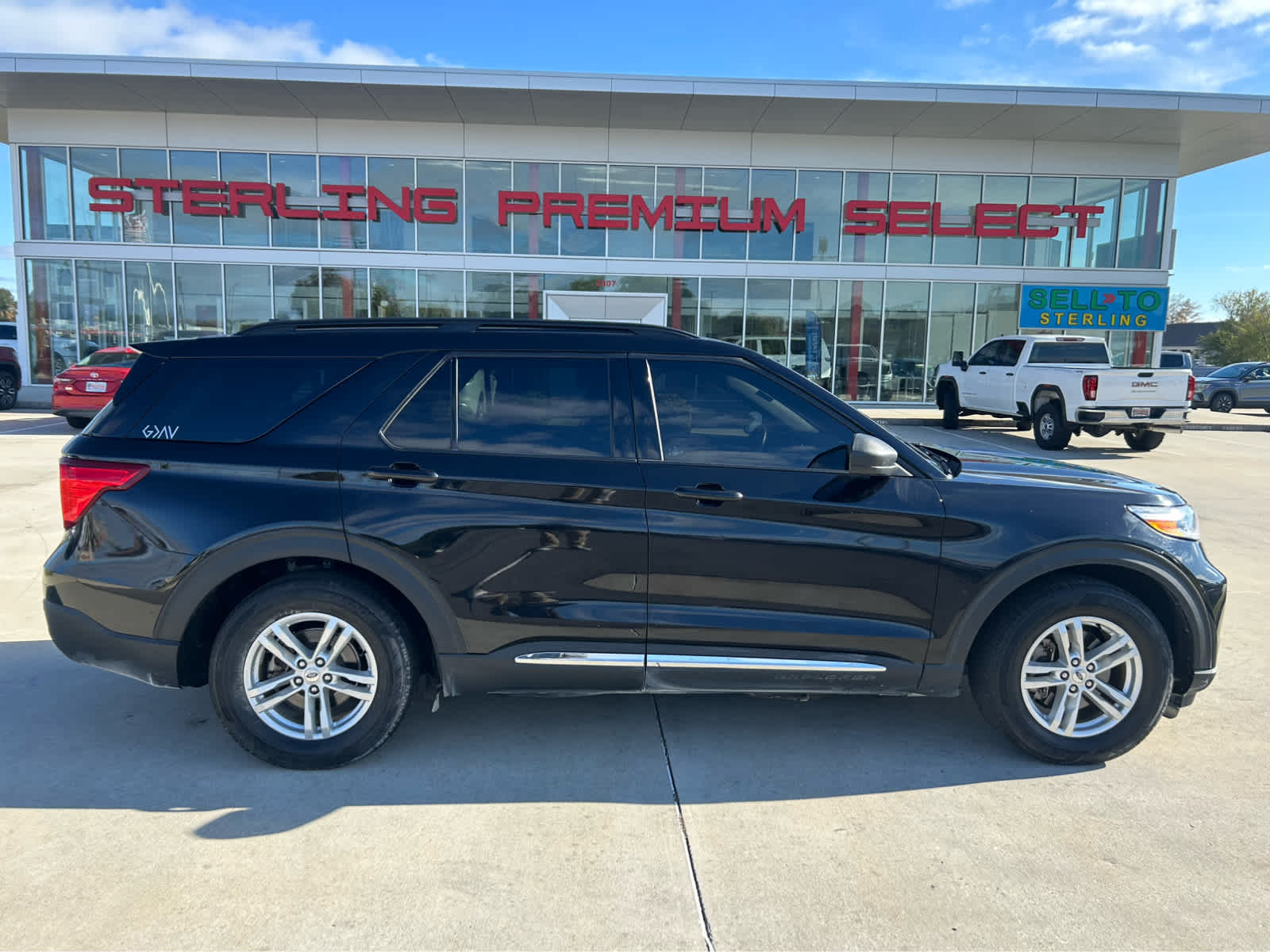 2023 Ford Explorer XLT's photo