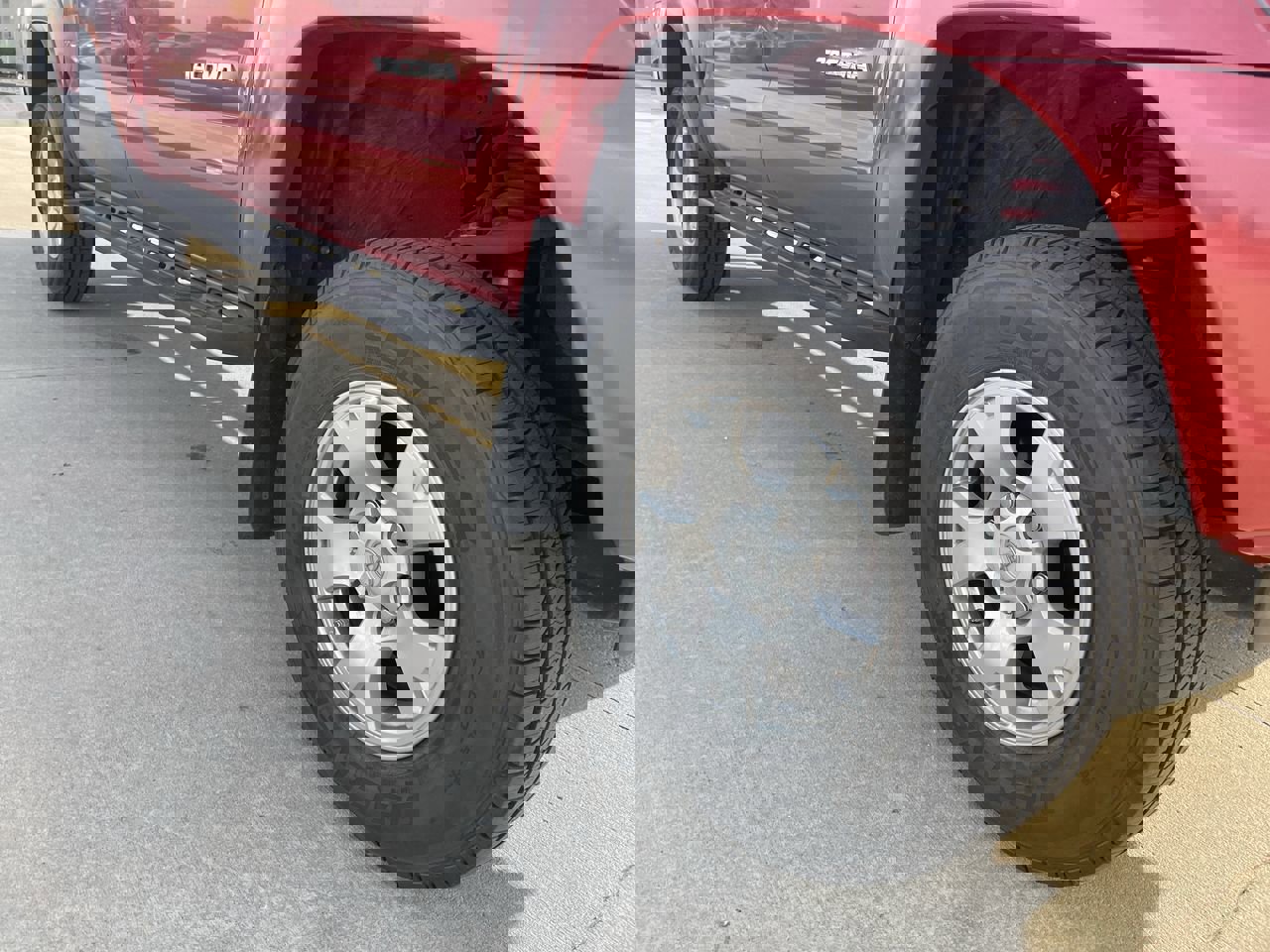 Used 2013 Toyota Tacoma Base with VIN 3TMLU4EN4DM120495 for sale in Kansas City