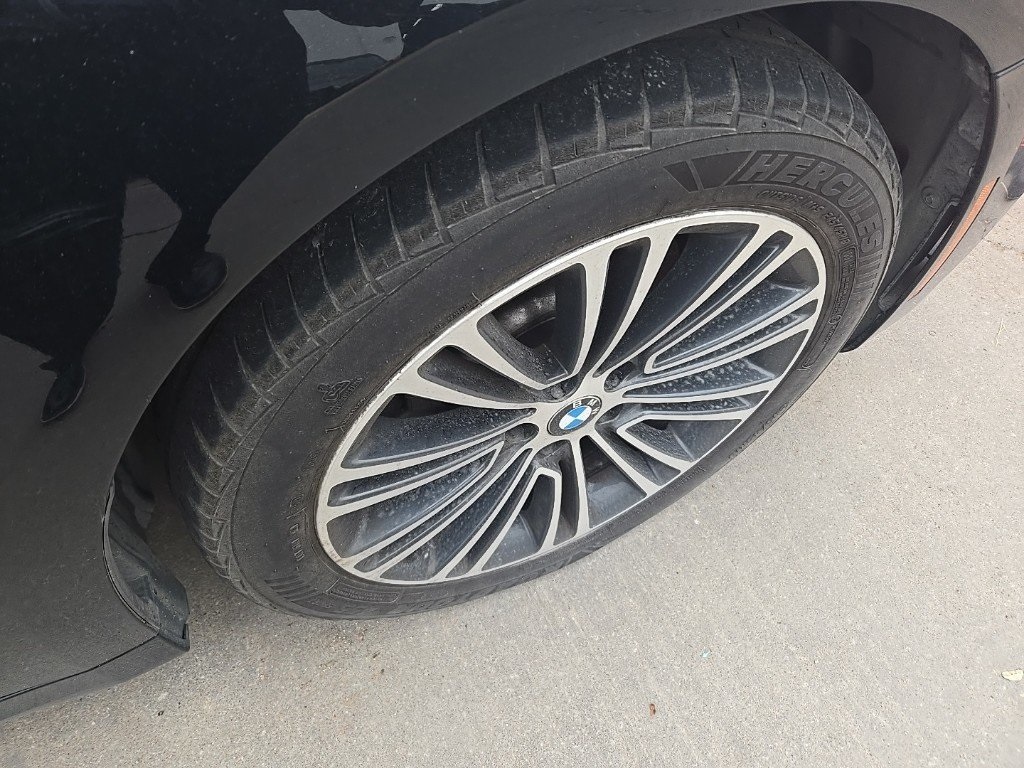 2019 Bmw 530i 5-Series photo 3