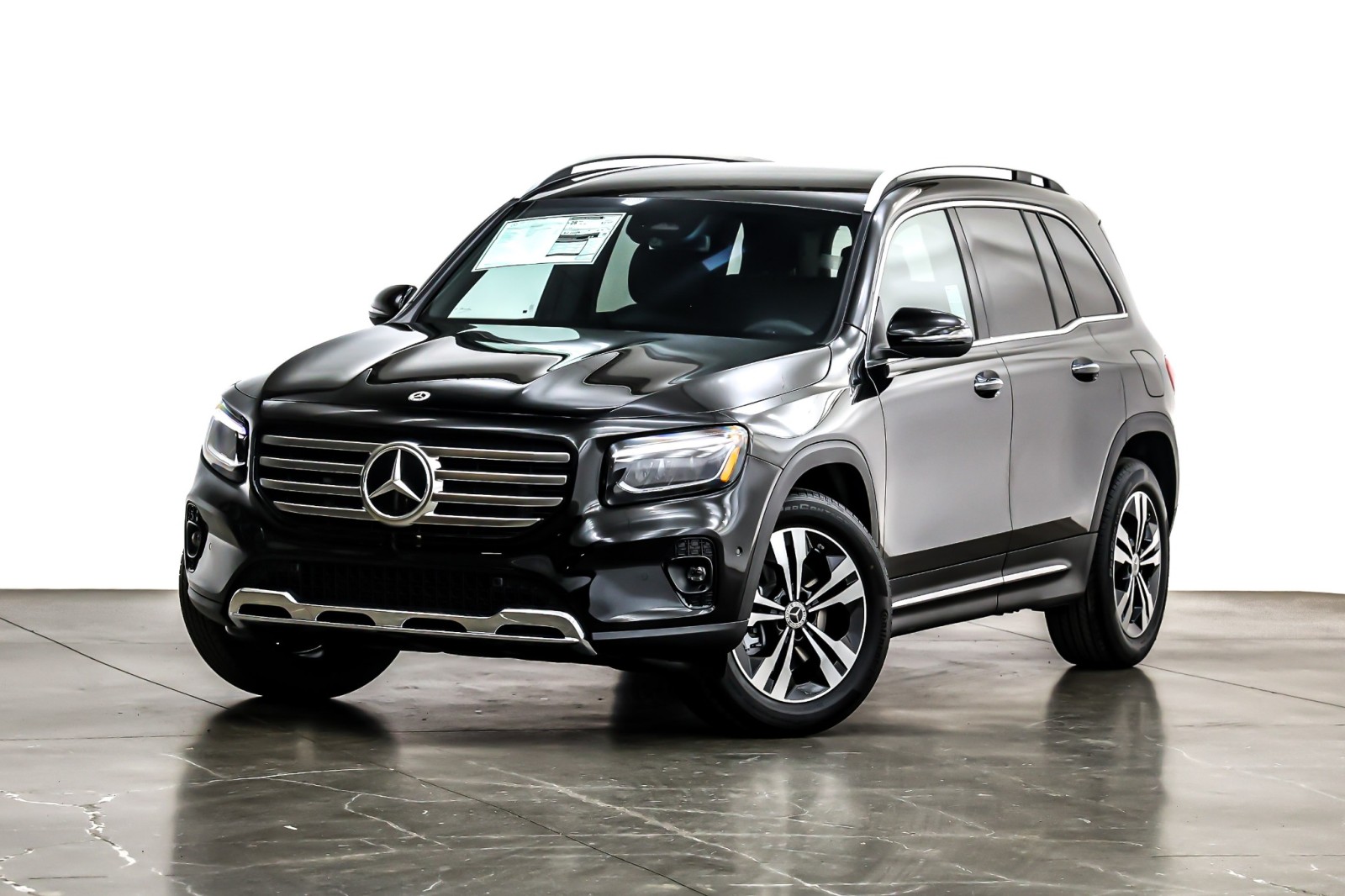 2026 Mercedes-Benz GLB Base's photo