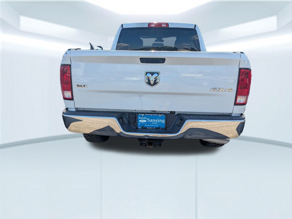 2018 Ram 1500 SLT photo 4
