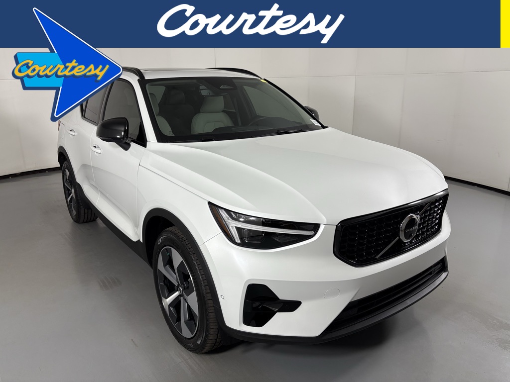 2026 Volvo XC40 Plus's photo