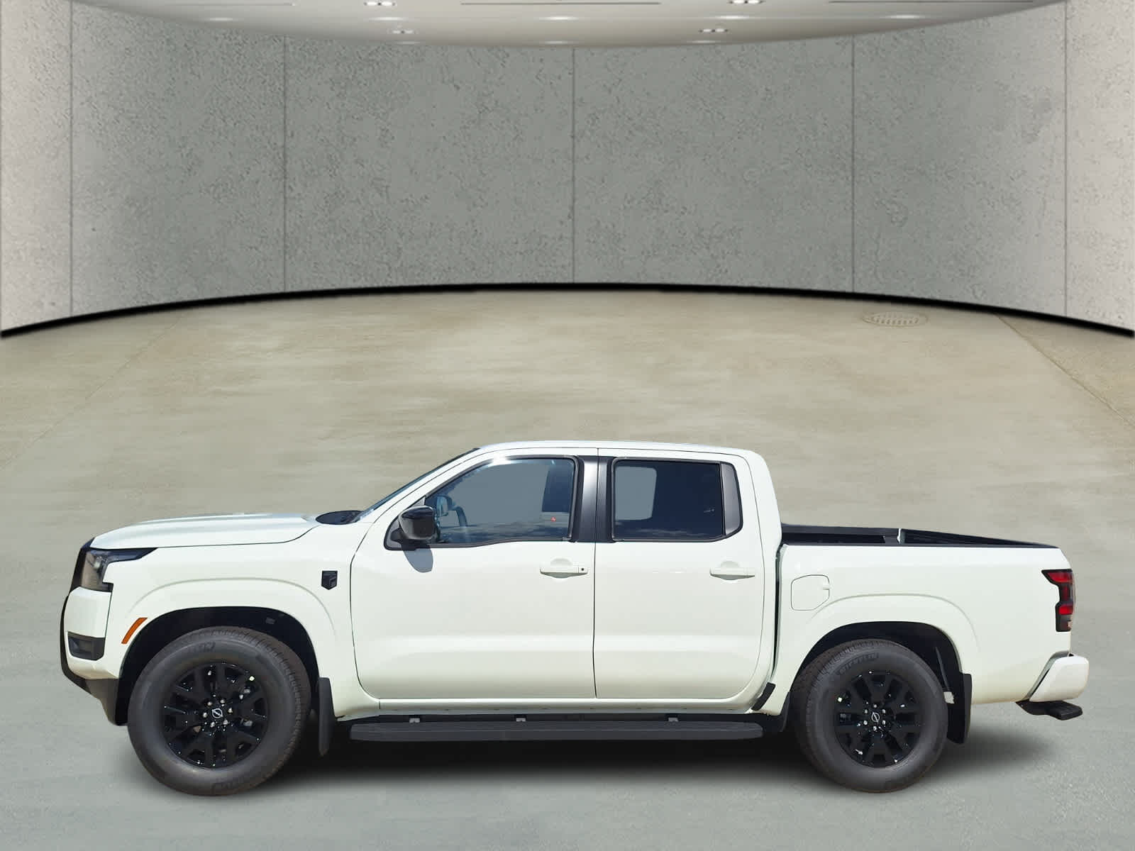 2026 Nissan Frontier Crew Cab SV photo 2