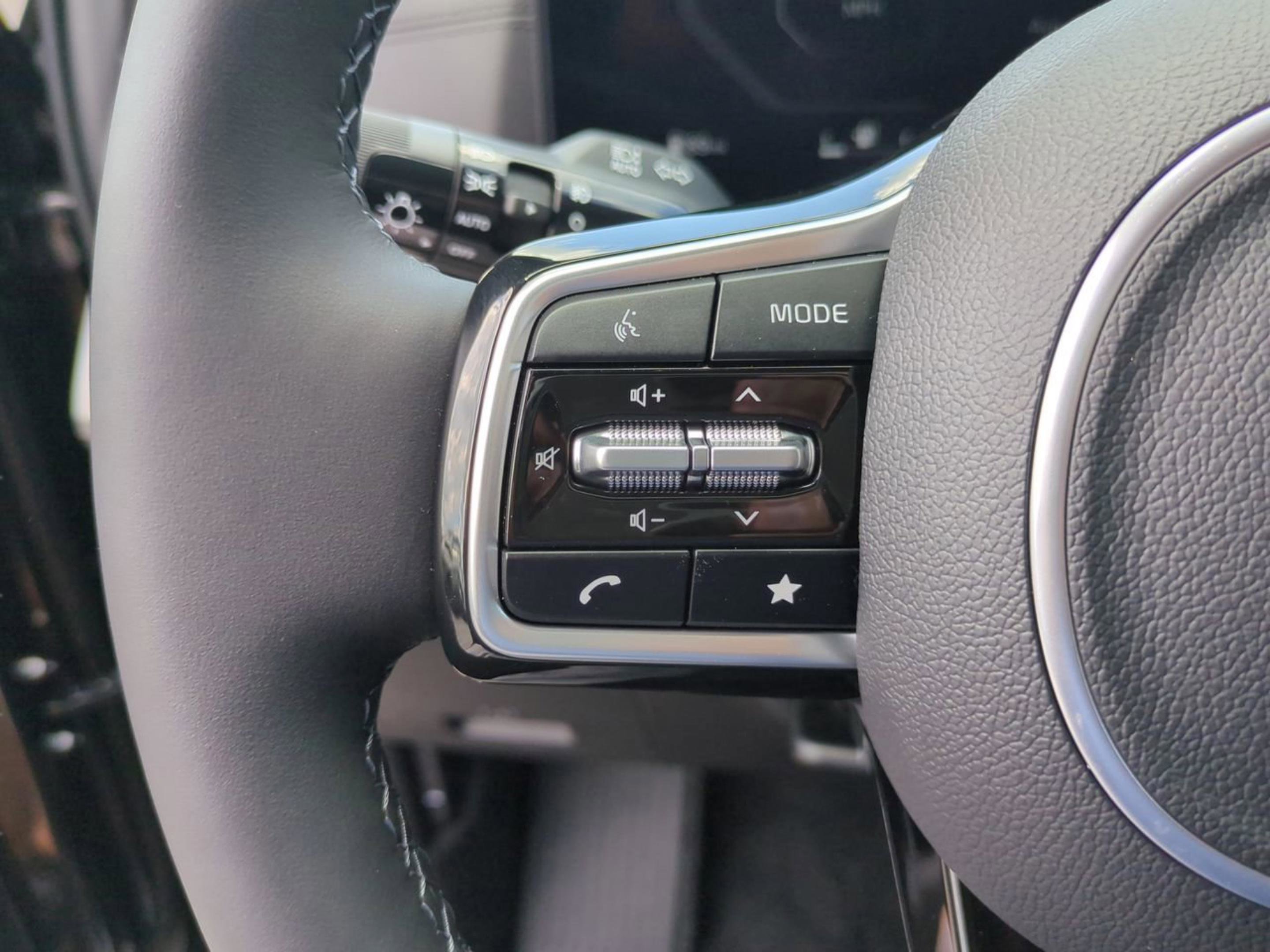 2026 Kia Carnival SX Prestige photo 17