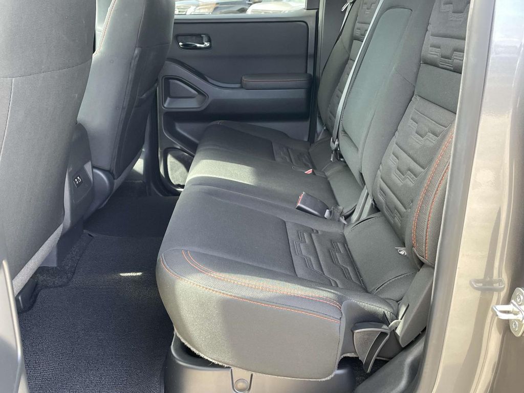 2024 Nissan Frontier PRO-X photo 10