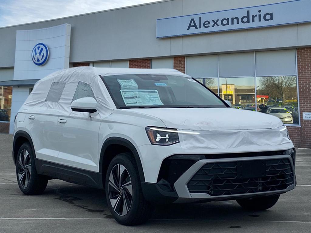 2025 Volkswagen Taos SE's photo