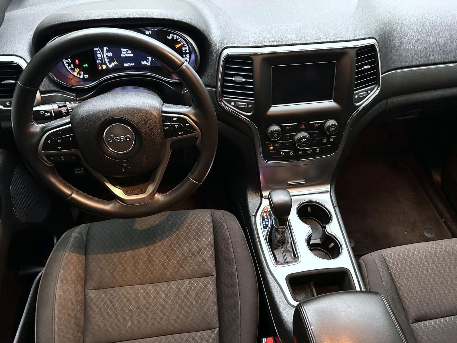 2018 Jeep Grand Cherokee Laredo E photo 13