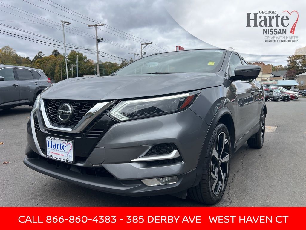 2022 Nissan Rogue Sport SL's photo